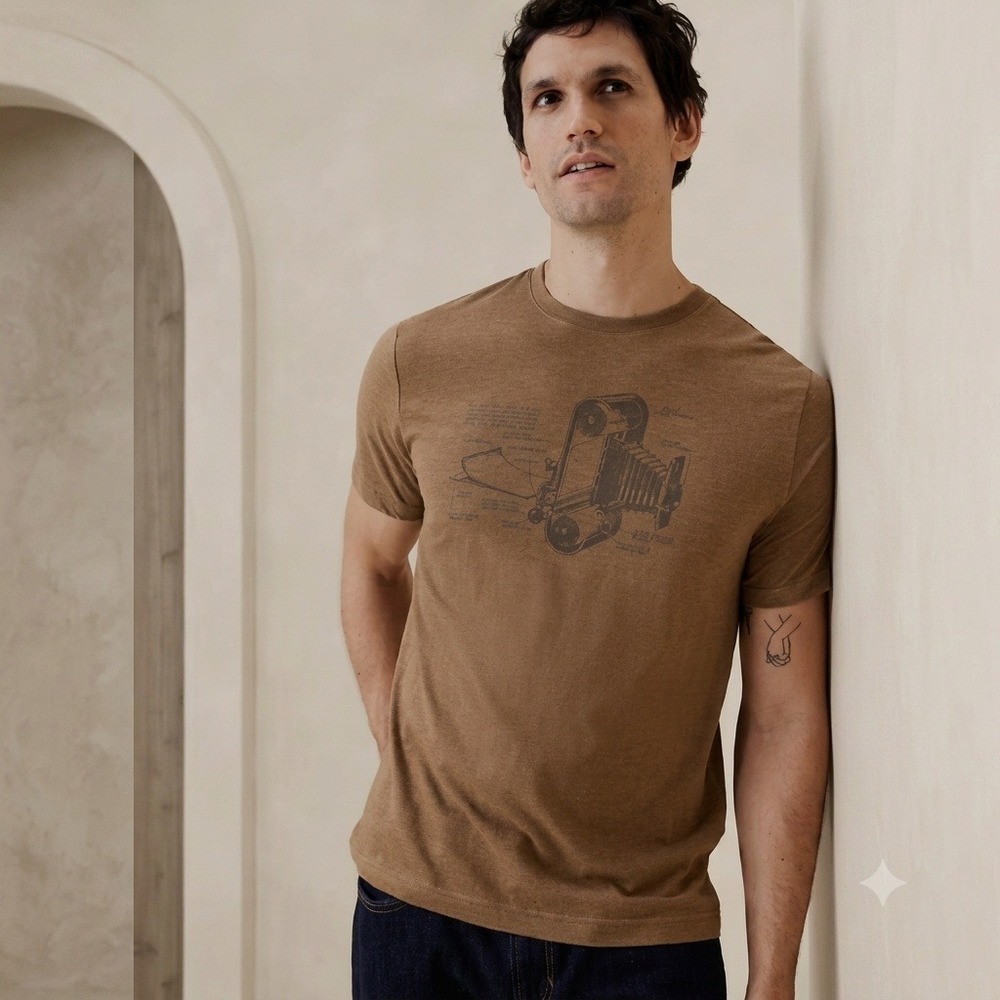 Banana Republic Instant Camera T-Shirt Frosted Caramel Brown Graphic Tee Medium